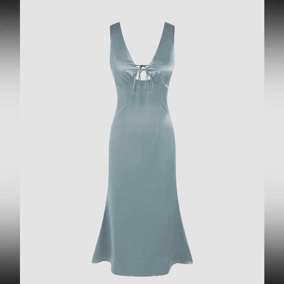 Blue satin dress - Picture 1 of 4